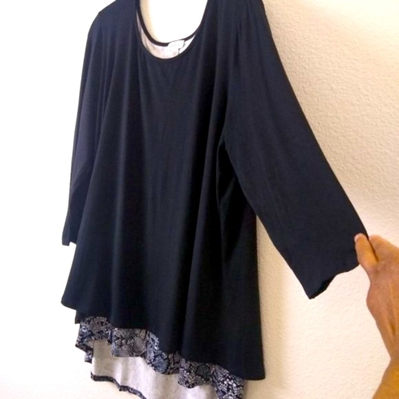 Plus 2X Avenue Black Animal Print Dual Layered Scoop Neck Zip BackTunic - Picture 6 of 12